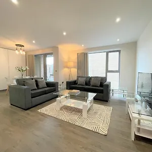 Spectacular 2 Bedroom In Great Location Sheffield